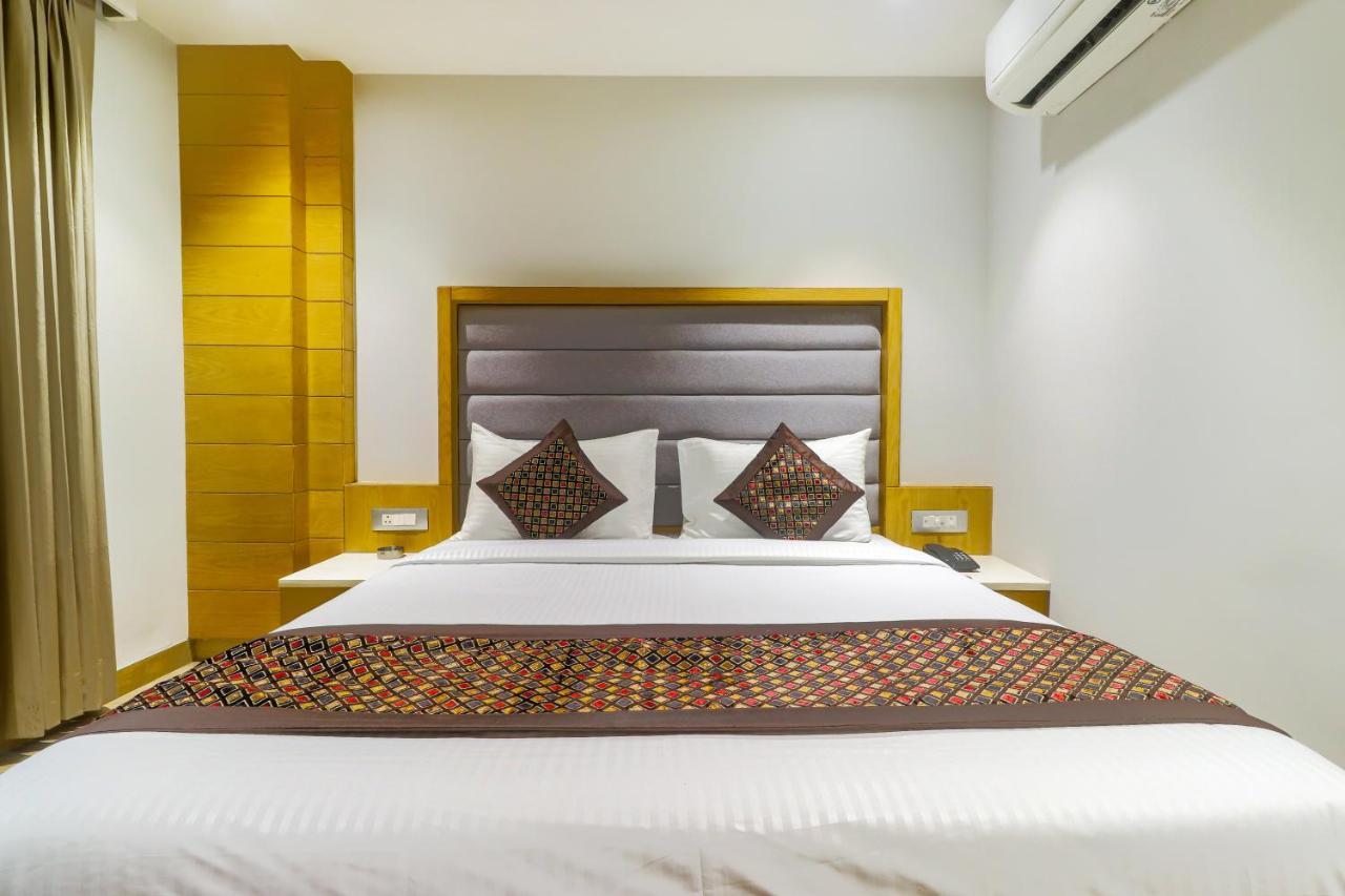 Hotel Bricks, Karol Bagh, New Delhi Exterior foto